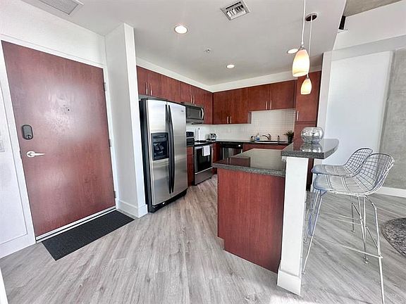 4th image of 300 S Australian Ave Unit 322