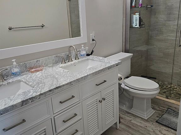 4th image of 1035 Hillsboro Mile APT 31