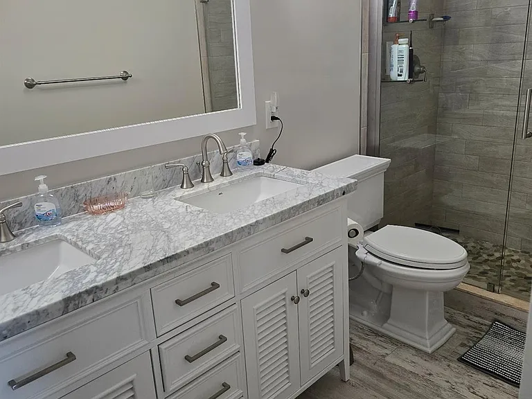1035 Hillsboro Mile #31 — Photo 4