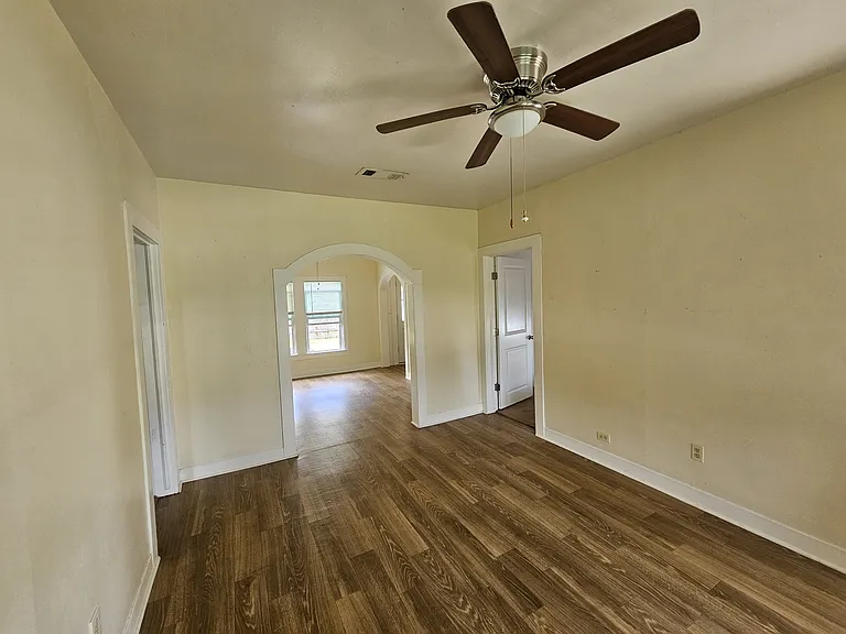 1408 W Dumble St — Photo 5