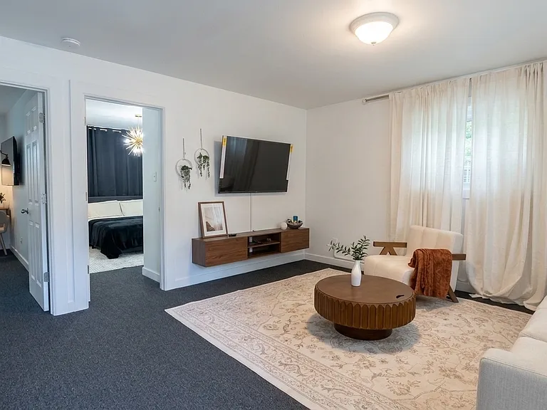 874 Fairview Ave #4 — Photo 1