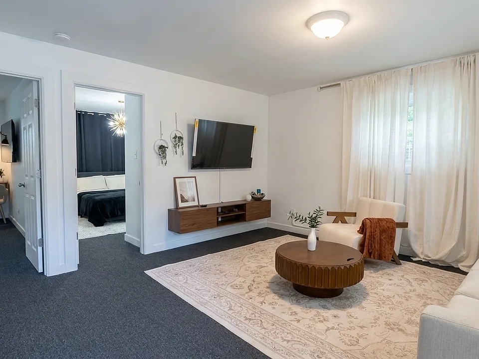 874 Fairview Ave #4