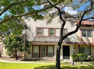 6838 Crown Rdg, San Antonio, TX 78239