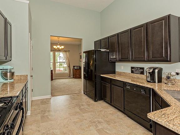4th image of 10113 Kendall Ln