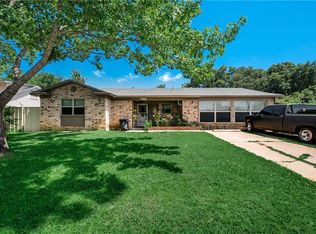 5120 Queen Ann Dr, Forest Hill, TX 76119