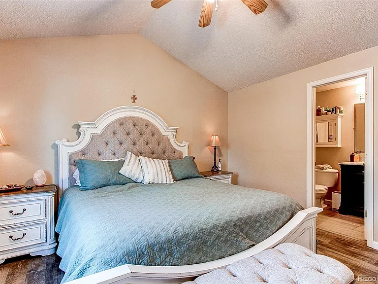 23527 Broadmoor Dr — Photo 18