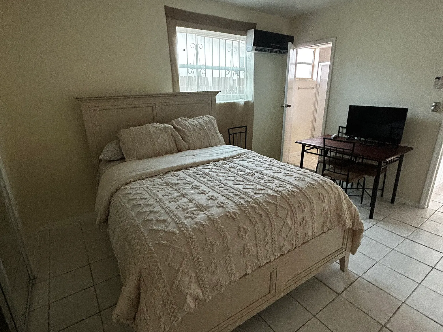 Studio, 550 sqft, $1,250 — Photo 1
