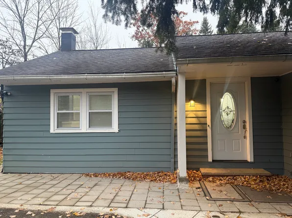 29511 Cedar Rd, Mayfield, OH 44124