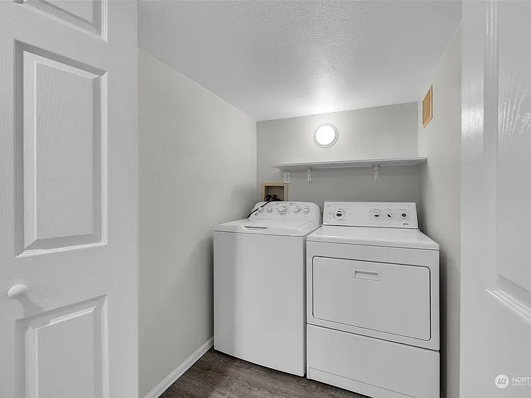 4327 4th Ave NE #B — Photo 10