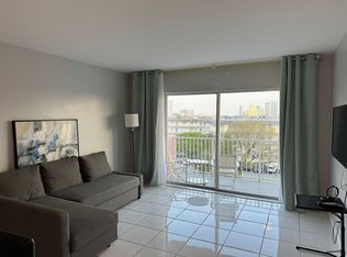 2200 E Hallandale Beach Blvd APT 512, Hallandale, FL 33009