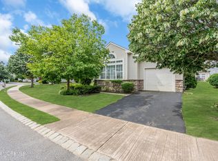 46 Rochford Dr, Manchester, NJ 08759