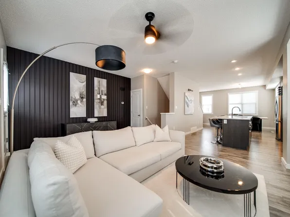 2803 James Mowatt Trl SW #1, Edmonton, AB T6W 2P5
