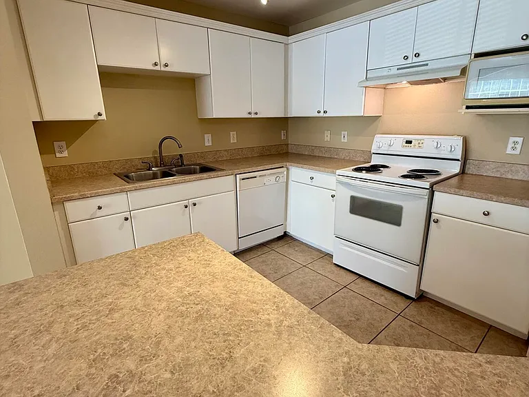 3591 Kernan Blvd S #217 — Photo 9
