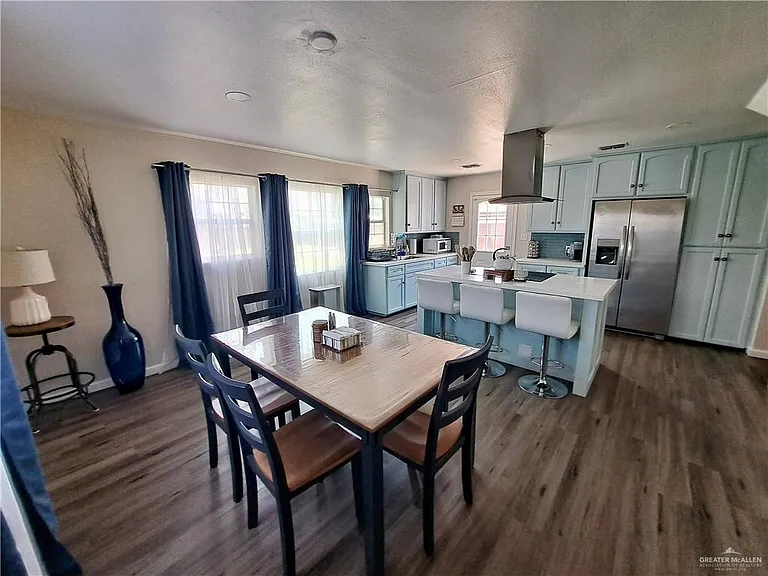 405 Cedar Ave — Photo 5