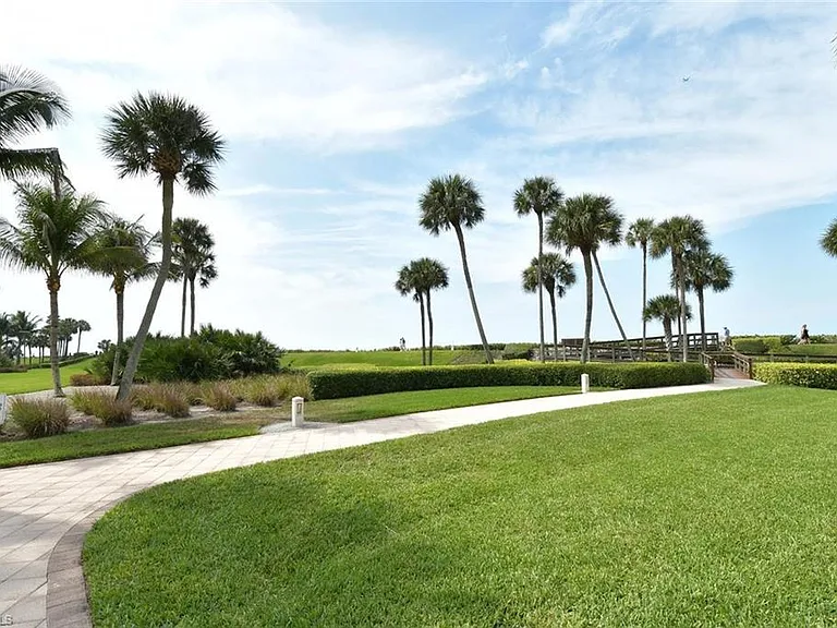 4551 Gulf Shore Blvd N #1001 — Photo 48