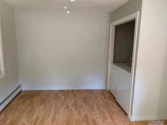 5th image of 16 Westbury Dr