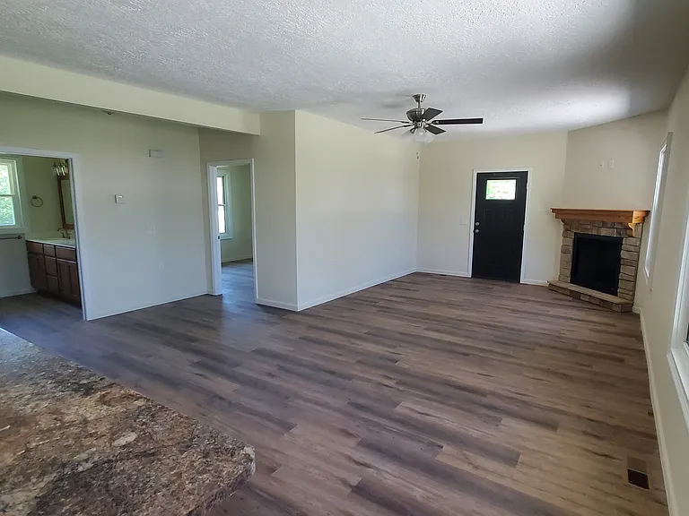 1512 S Morley St — Photo 8
