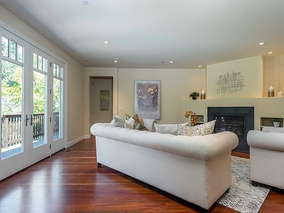 3rd image of 124 Devonshire Blvd