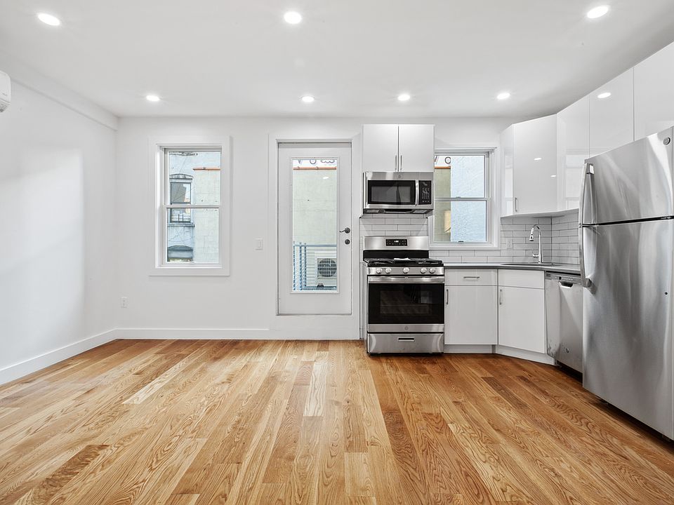 1st image of 564 W 182nd St #2