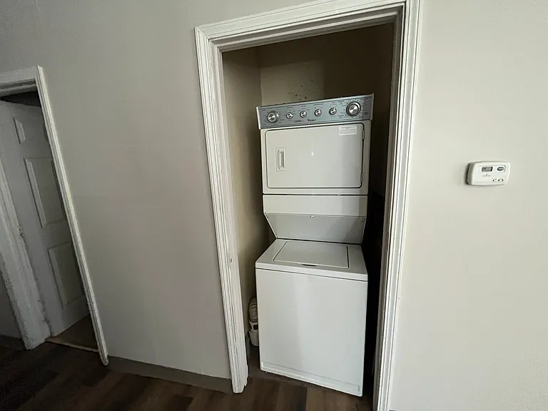 1098 Broadway #1 — Photo 7