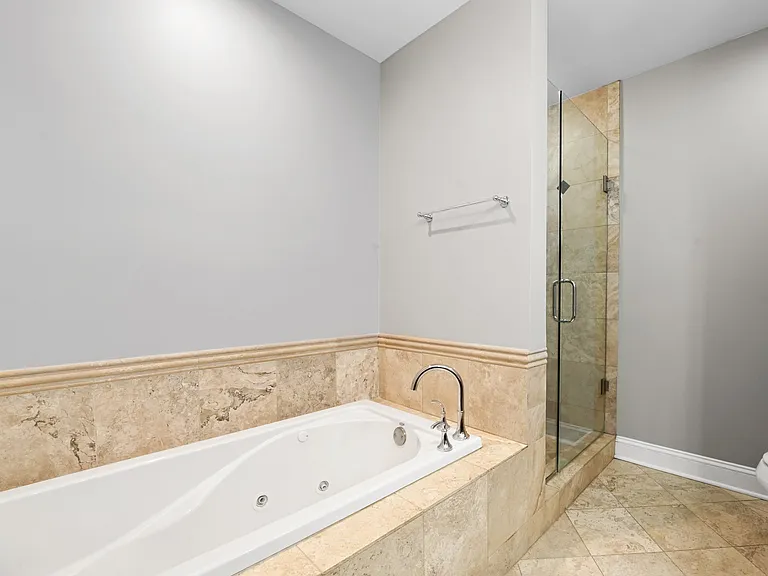 825 S La Grange Rd #A — Photo 17