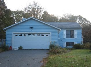 114 Candlewood Dr, Williamstown, MA 01267