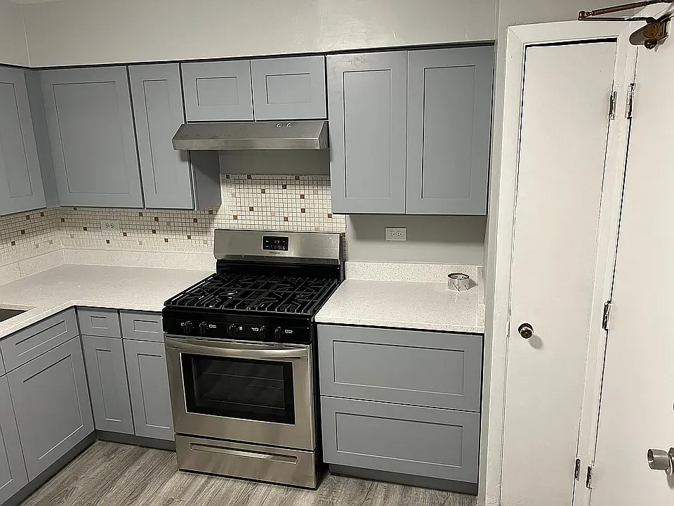2 bed, 1010 sqft, $1,750 — Photo 3