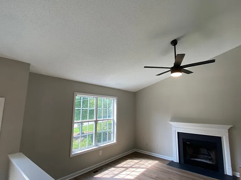 51 Connie Dr — Photo 5