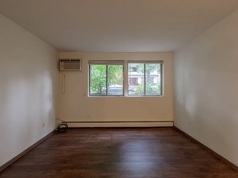 2626 Fremont Ave S — Photo 11