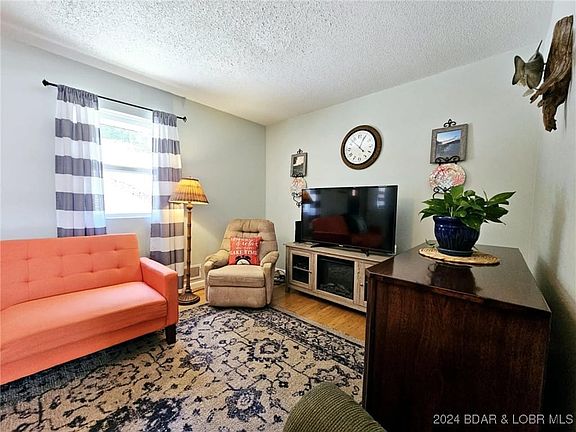 3rd image of 357 Cottontail Dr