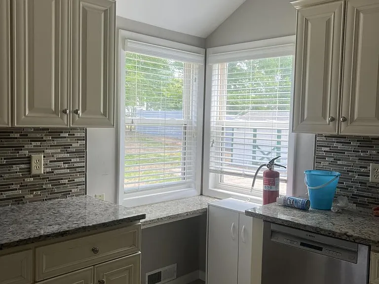 11 Barbara Ln — Photo 3