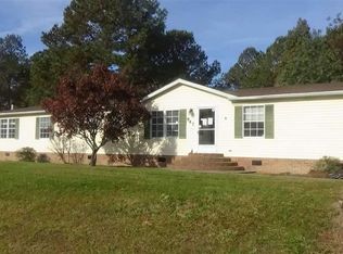 947 White Pond Rd, Effingham, SC 29541