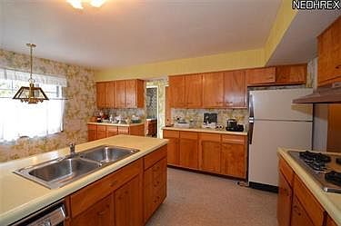 4th image of 415 Pellett Dr