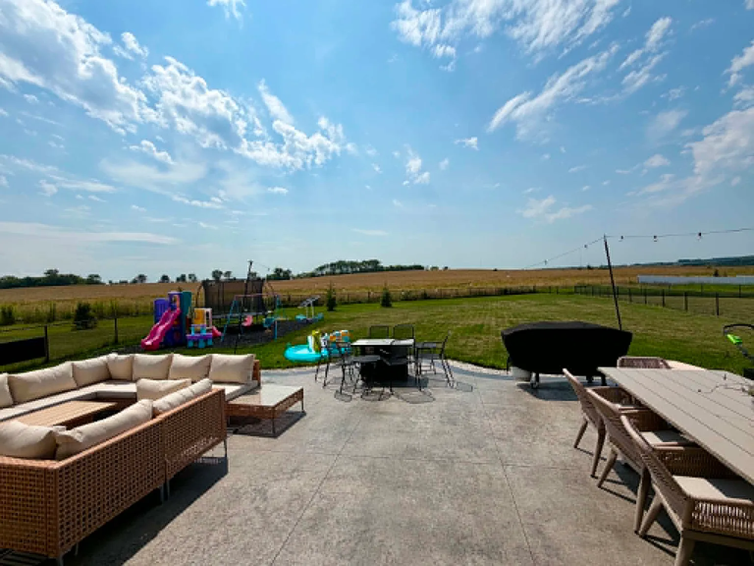 5 bed, 2505 sqft, $3,500 — Photo 2