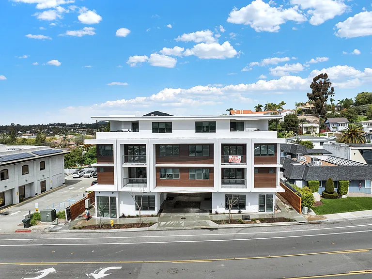 University Row Homes — Photo 77