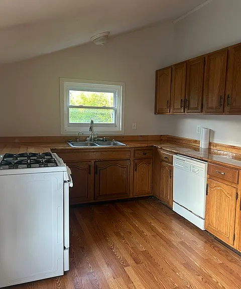 293 Bear Hill Rd #3 — Photo 2