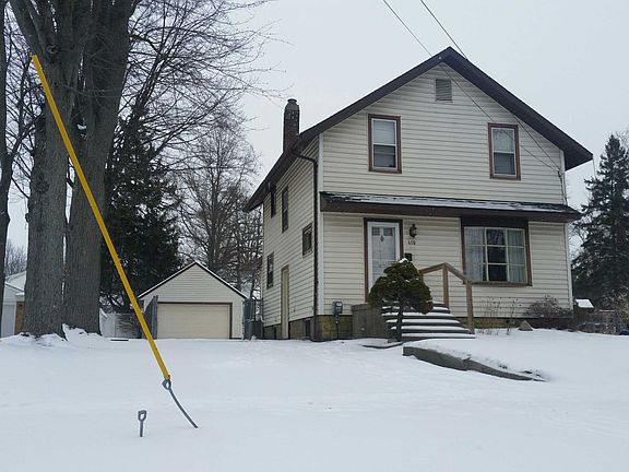 2nd image of 610 E Washington St