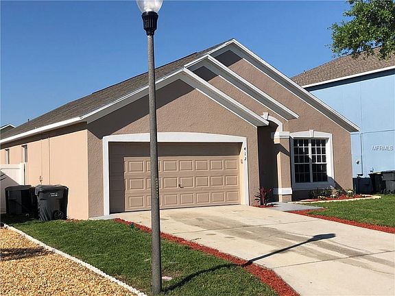 3rd image of 412 Graystone Blvd