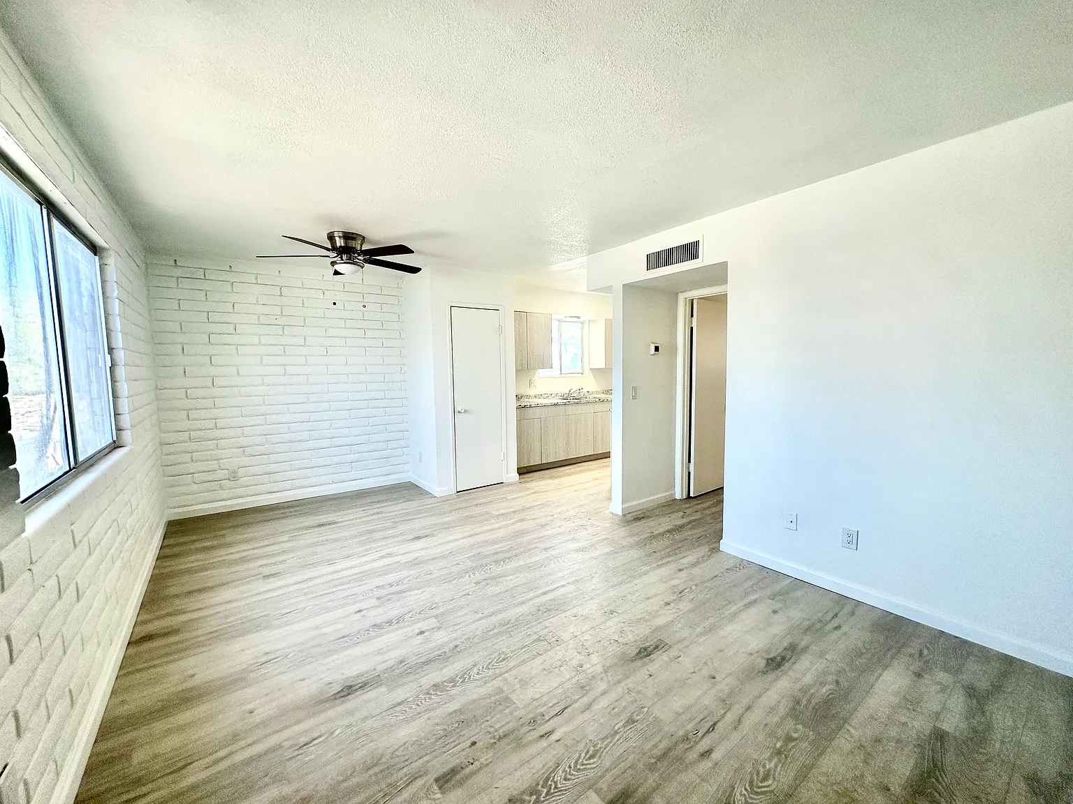 1 bed, 600 sqft, $1,050 — Photo 3