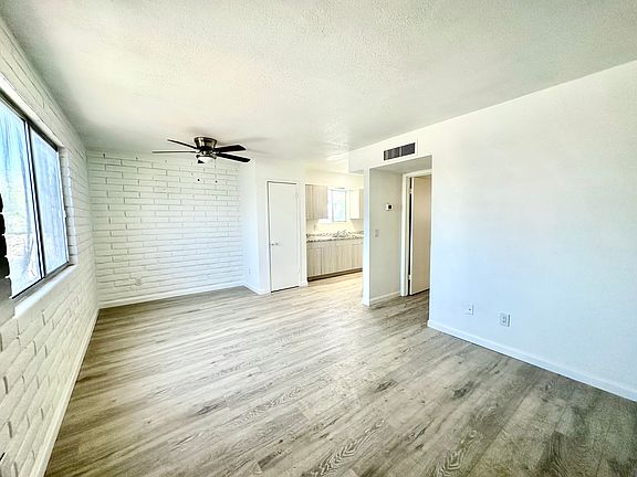 Open floorplan family room