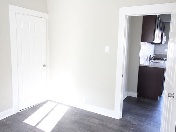 5th image of 555 N Virgil Ave #1