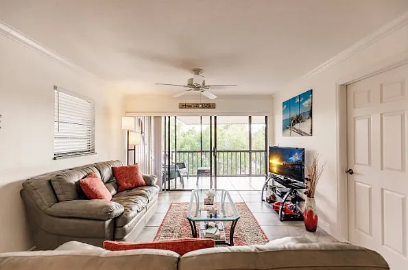 2 bed, 864 sqft, $10,500 — Photo 3