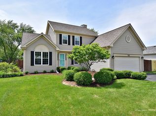 216 Mistwood Ln, North Aurora, IL 60542