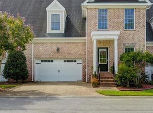 111 Colonel Burgwyn Dr, New Bern, NC 28560