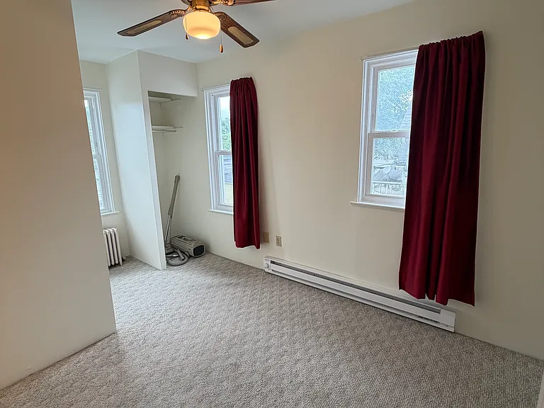 620 S Logan Blvd — Photo 14