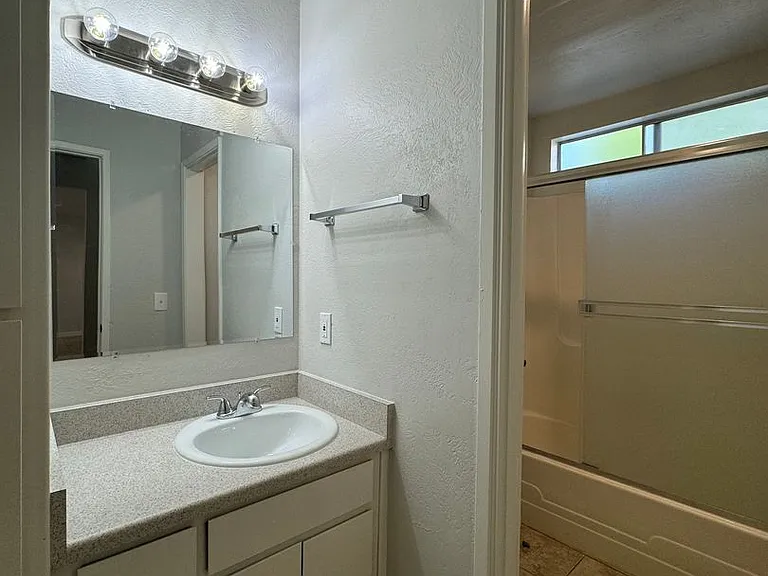 803 W 2nd Ave — Photo 13
