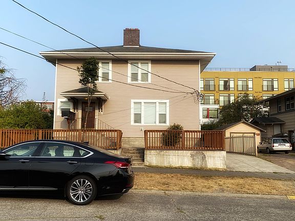 2nd image of 4744 9th Ave NE APT 1