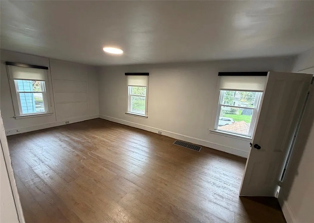 1 bed, 1.0 bath, 1021 sqft, $1,175 — Photo 4