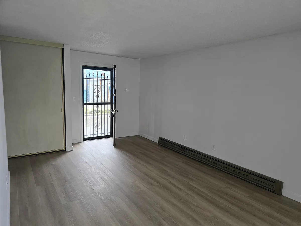 Building Photo - 7440 Rainier Ave S #2