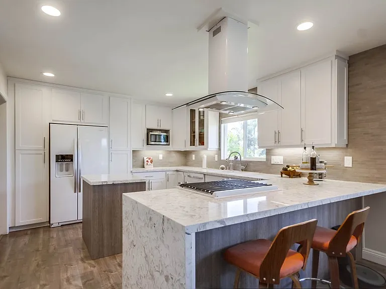 7832 Cinnabar Dr — Photo 4